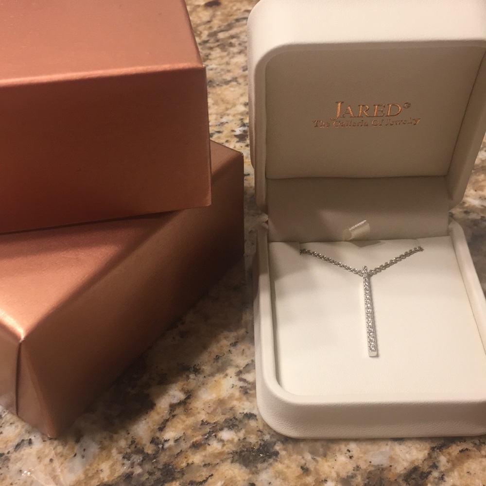 Diamond necklace with 14k white gold